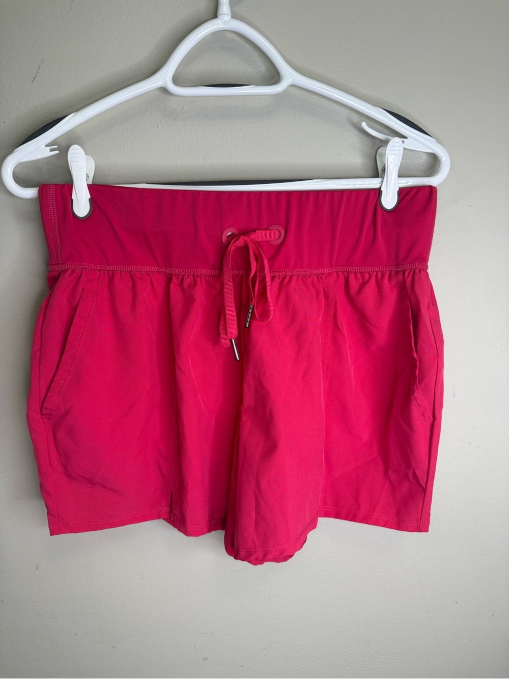 Warehouse One Women’s Hot Pink Drawstring Lounge Shorts Medium